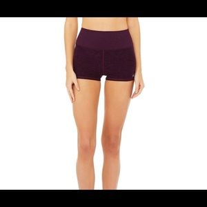 ALO YOGA- Alosoft Aura Short-Black Plum Heather